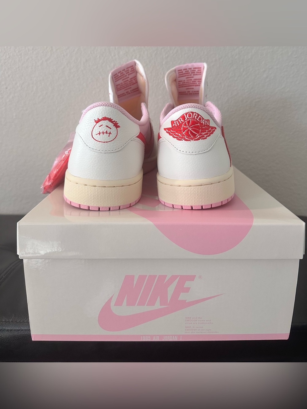 Travis Scott x Nike Jordan Low Sail/Tropic Shy-Pink DS OG - Picture 6 of 15